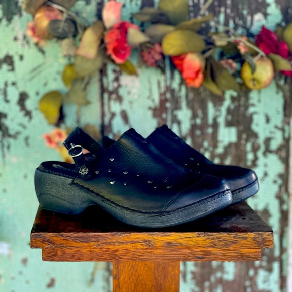 SOLD - Picture 1 of 2